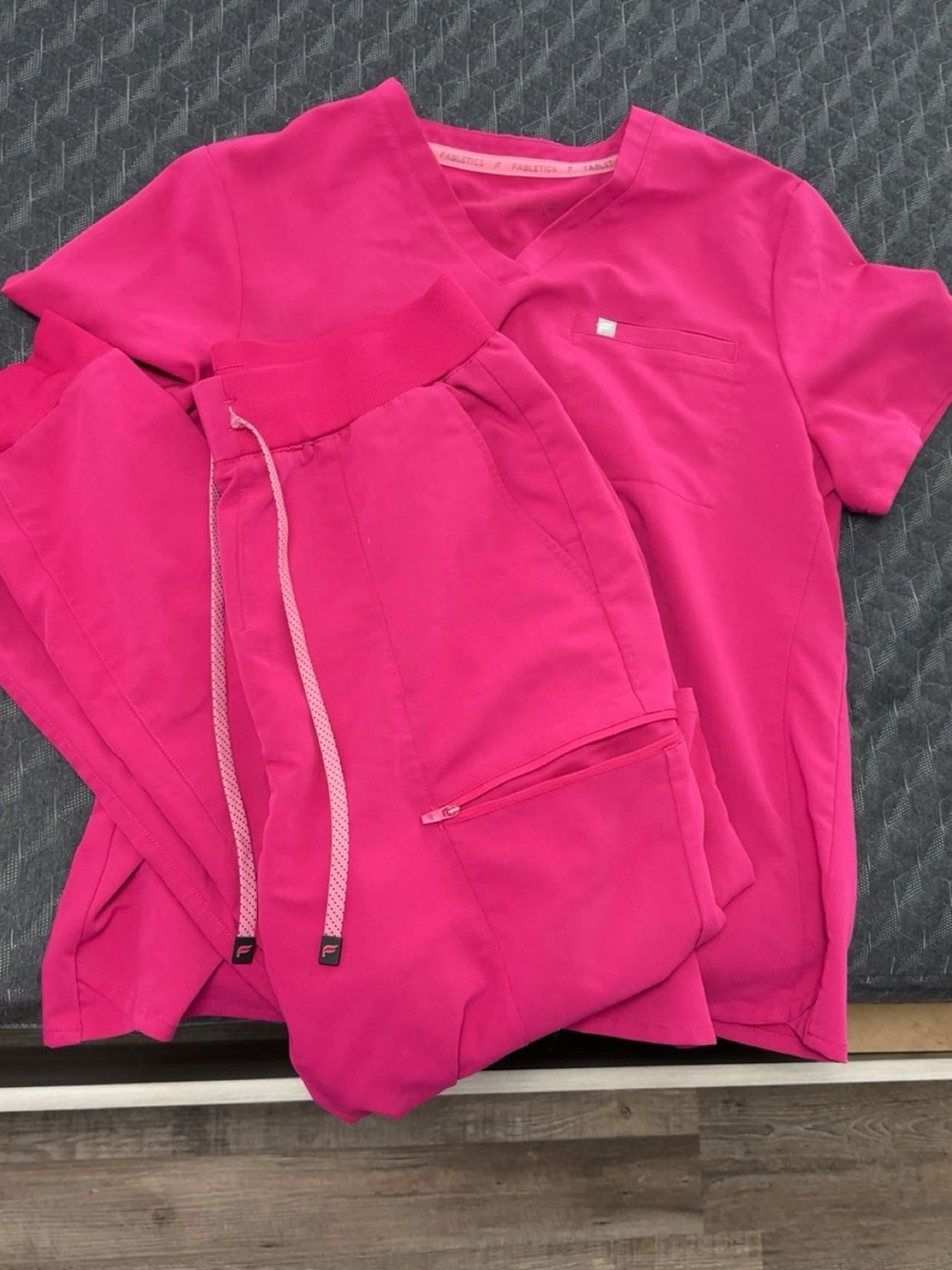 Fabletics Women's Hot Pink Jogger & V-Neck Top Set